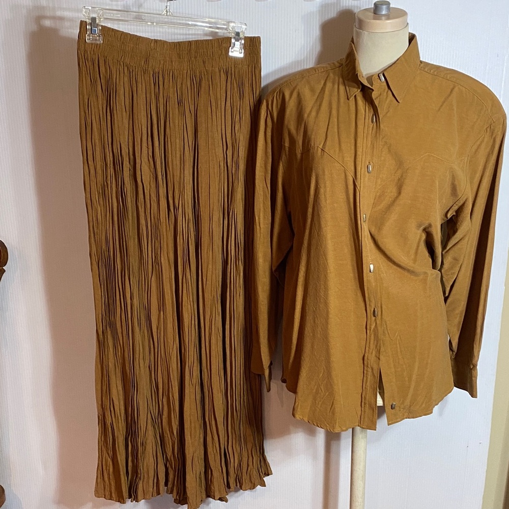 Womens Brown Crinkled Maxi Skirt - Casual Everyday Style